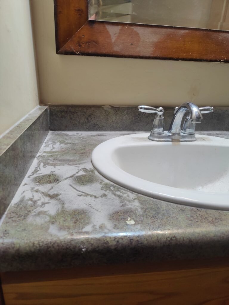 Bathroom sink - Before-min